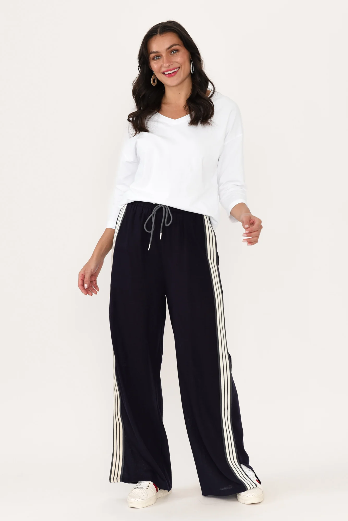Clarke White Cotton 3/4 Sleeved Top - Image 2