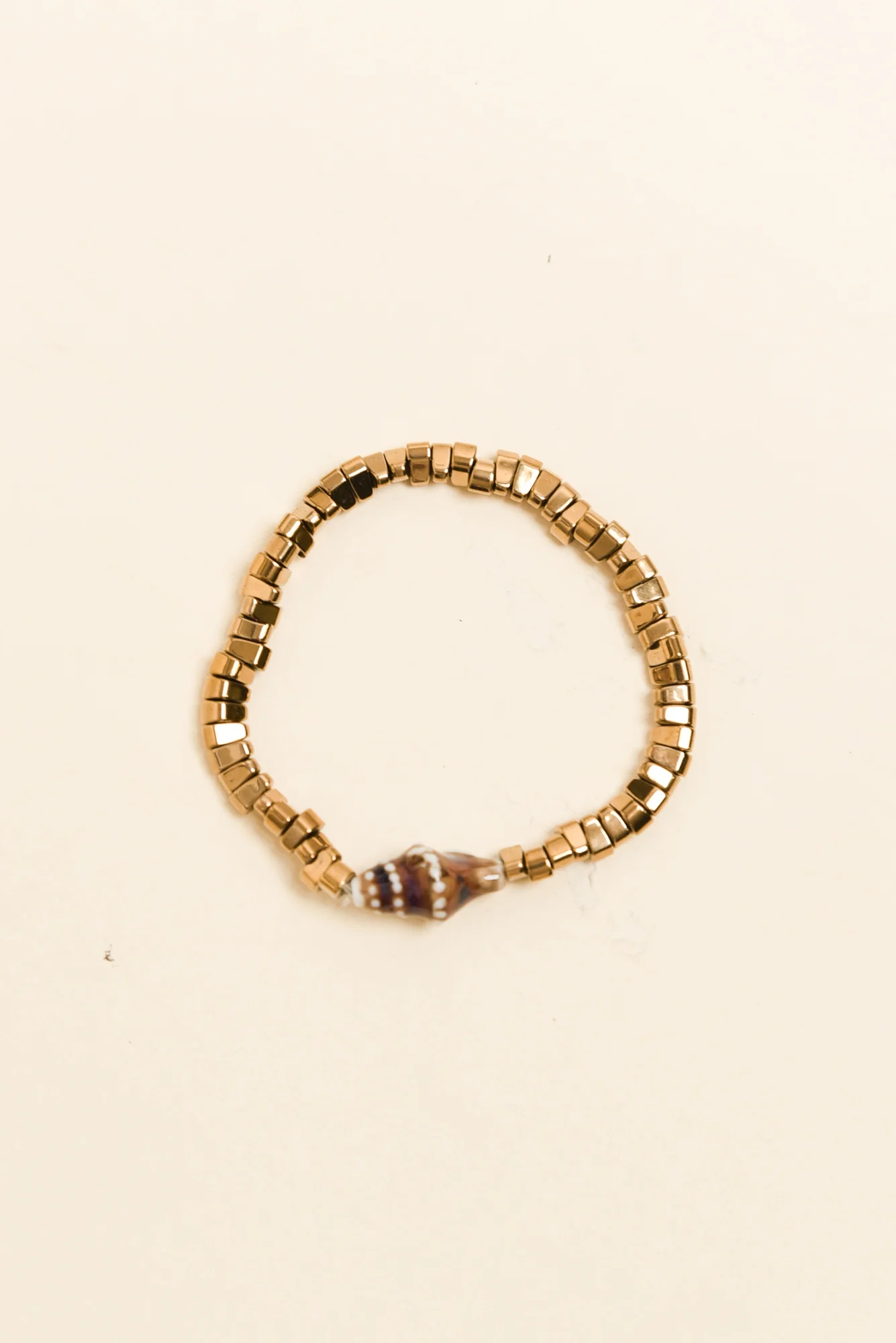 Nanami Gold Shell Beaded Bracelet - Image 2