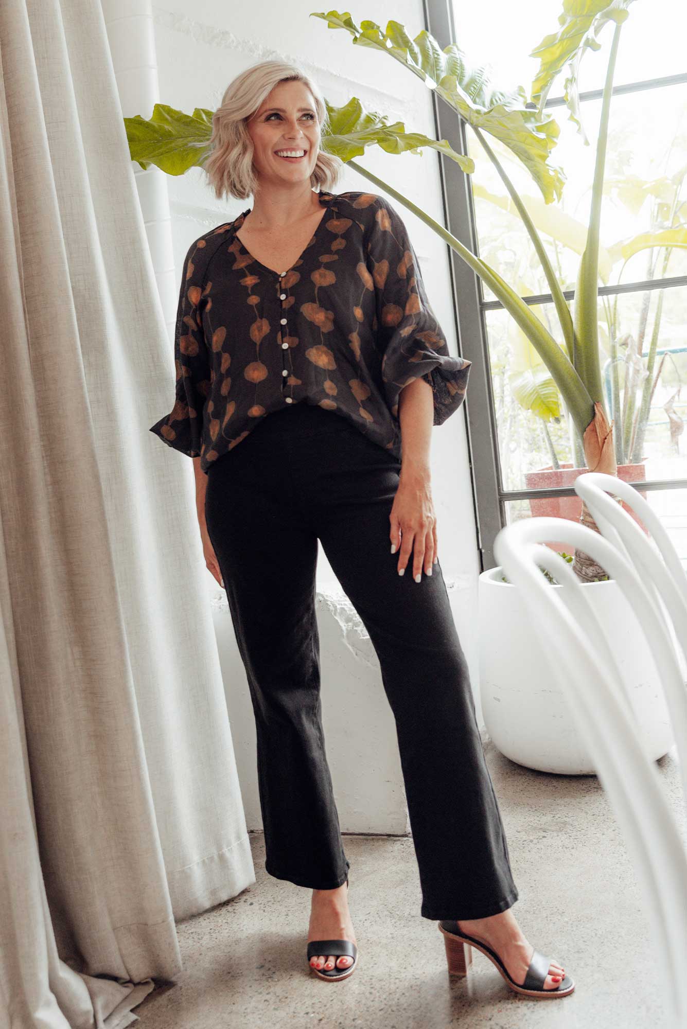 Nicola Black Wide Leg Jeans - Image 2